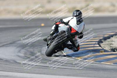 media/Dec-01-2025-Moto Forza (Mon) [[2daa91e15f]]/1-Advanced Group/Session 2 Turn 11 Backside/